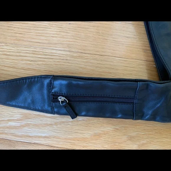 Radley of London black leather Crossbody - Picture 4 of 8